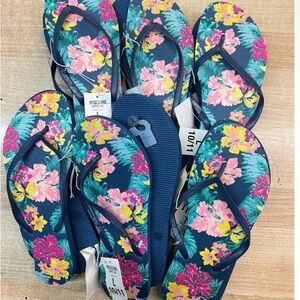 NWT Mossimo Women’s Floral Multicolored Flip Flops
